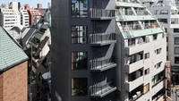 Hotel ini bernama 9 Hours yang berada di distrik Shinjuku, Tokyo.
