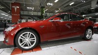 Tesla memiliki 2 pabrik di luar Amerika Serikat, yakni di Jerman dan China (Foto: AP/Jeff Chiu)