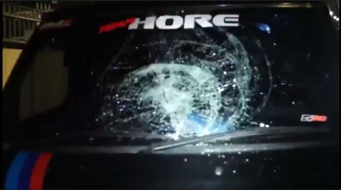 Kaca mobil warga pecah akibat pelemparan batu di Jaksel