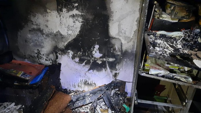 Kamar tidur warga Depok terbakar