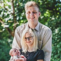 Lyndsey dan Jonathan pertama kali bertemu saat Lyndsey berusia 16 tahun dan Jonathan berusia 21 tahun. Mereka dikenalkan oleh ibu Lyndsey dan segera menjalin hubungan. Lima tahun kemudian, mereka menikah dan membangun keluarga kecil bersama. Foto: dok. Lyndsey Ashton