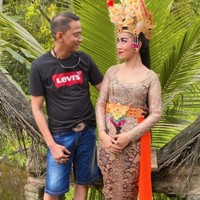 Penampilan Mayang juga dilengkapi dengan aksesori kepala  khas Bali. Tak ketinggalan, riasan wajah Mayang juga dibuat seperti layaknya para penari Bali. Foto: dok. Instagram/@dodysoedrajat_1