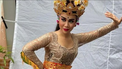 8 Foto Mayang Adik Vanessa Angel Jadi Gadis Bali, Manglingi Pakai Full Makeup