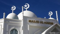 Pembangunan Masjid Al Hakim sejatinya telah direncanakan sejak tahun 2016. Berbagai tempat pun telah dipersiapkan untuk pembangunan masjid yang memang direncanakan dibangun di Kota Bengkuang ini.