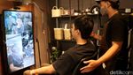 Unik, Barbershop di Bandung Ini Ganti Cermin dengan Monitor Berkamera