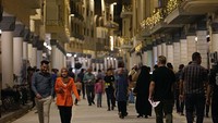 Jalan Al-Mutanabbi di Baghdad, Irak, merupakan pusat jual beli buku yang bersejarah di Baghdad, sebuah jalan yang dipenuhi toko-toko buku dan lapak-lapak penjual buku.