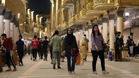 Kini Jalan Al-Mutanabbi dilengkapi dengan pameran seni, pembukaan galeri, festival buku dan festival lain yang mencerminkan kebangkitan budaya baru. Perkembangan baru itu juga sekaligus mengingatkan kembali akan jaman keemasan ketika Baghdad dianggap sebagai salah satu ibu kota budaya di dunia Arab.