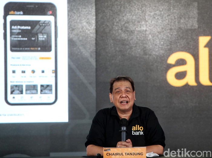 Ultimate Shareholder Allo Bank Indonesia, Chairul Tanjung, mengenalkan Dirut Allo Bank Indra Utoyo. Allo Bank rencananya akan resmi diluncurkan ke publik besok.