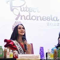 Ayuma harus melalui kegagalan berulangkali saat audisi Puteri Indonesia dari tahun ke tahun. Patah hati pasti, tapi saya tidak patah semangat. Mama saya selalu bilang, kita bisa sukses selama kita percaya dan selalu usaha, kenang perempuan 24 tahun ini. (Foto: Pradita Utama/detikcom)