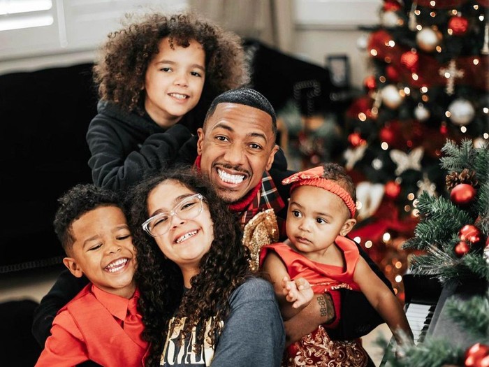 Nick Cannon Nick Cannon bersama anak-anaknya.