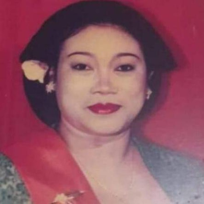 Nyi Suyatmi, pesinden gaya Surakarta