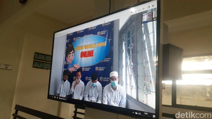 Para terdakwa kasus penganiayaan taruna PIP Semarang saat menjalani sidang secara daring, Kamis (19/5/2022).