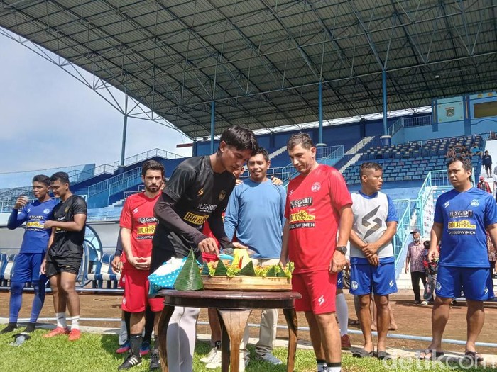 Pelatih Arema FC Eduardo Almeida