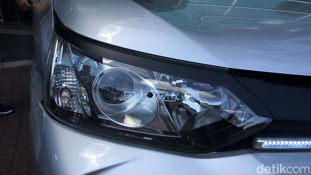 Bayar tol tanpa setop sedang diuji coba di ruas tol yang dikelola oleh PT Jasa Marga (Persero) Tbk. Kendaraan ditempeli stiker berbasis teknologi Radio Frequency Identification (RFID).