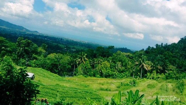 Potret Pesona Bukit Jambul di Karangasem Bali
