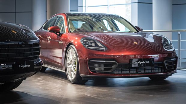 Porsche Cayenne dan Panamera E-Hybrid