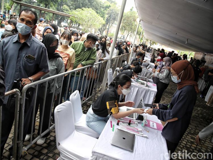 Ramai Banget! Begini Antusiasme Penukaran Tiket Allo Bank Festival