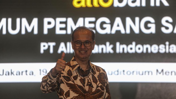 RUPS Allo Bank, Aviliani Terpilih Jadi Komisaris Utama Direktur Utama Allo Bank Indra Utoyo berfoto usai Rapat Umum Pemegang Saham (RUPS) di Menara Bank Mega, Jakarta, Kamis (19/5/2022). RUPS tersebut membahas di antaranya pengangkatan Indra Utoyo sebagai direktur utama dan Aviliani sebagai komisaris utama PT Allo Bank Tbk. ANTARA FOTO/Asprilla Dwi Adha/tom.