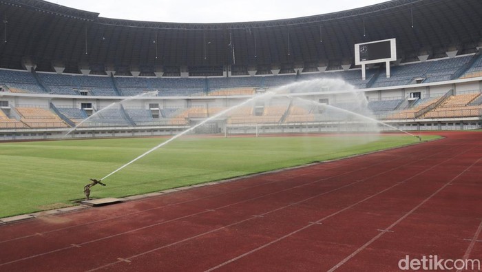 Stadion GBLA Bandung.