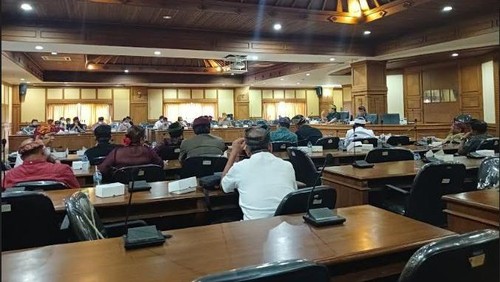 Suasana rapat dewan di DPRD Badung, Kamis 19 Mei 2022