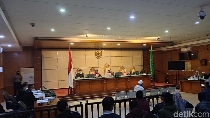 Suasana sidang Habib Bahar