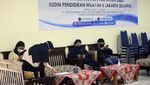 Orang Tua dan Wali Murid Datangi Posko PPDB di SMAN 70, Ada Apa?
