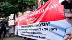 Aksi Pendukung UAS Geruduk Kedubes Singapura Tuntut Permintaan Maaf
