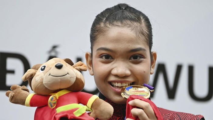 Alisya berhasil raih medali emas di ajang SEA Games 2021 Vietnam