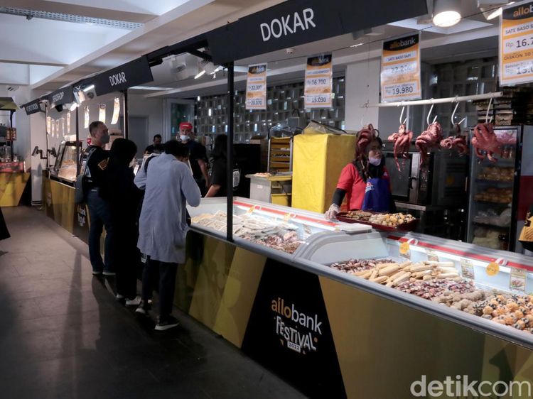 Tak Cuma Musik, Jajanan dan Makanan Enak Ramaikan Allo Bank Fest