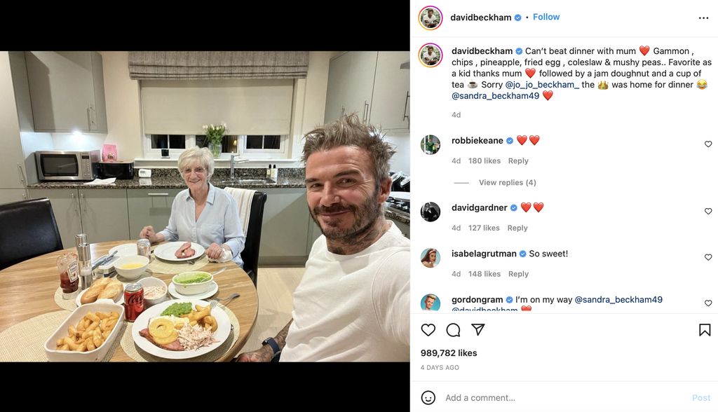 David Beckham Makan Bareng Sang Ibu, Ada Makanan Favoritnya Semasa Kecil!