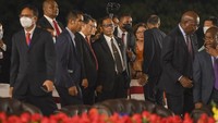 Di antara sejumlah tamu undangan, Menkopolhukam Mahfud MD (tengah) tampak menghadiri pelantikan Jose Ramos Horta menjadi presiden Timor Leste periode 2022-2027. Diketahui, Mahfud merupakan utusan khusus Presiden RI yang menghadiri pelantikan presiden Timor Leste itu.