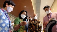 Yups, Menteri Pemberdayaan Perempuan dan Perlindungan Anak (PPPA), Menteri Koperasi dan UKM, Menteri Pariwisata dan Ekonomi Kreatif, dan Menteri BUMN, sepakat kontribusi UMKM pada perekonomi negara selama pandemi dan masa pemulihan pasca pandemi sangat besar.