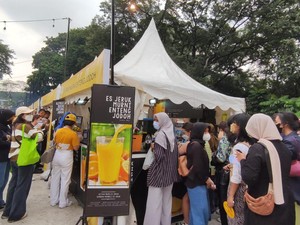 Segarnya Es Jeruk Murni Enteng Jodoh, Bisa Dapat Jodoh Nggak Ya?