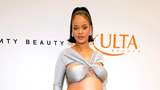 Rihanna! Udah Mah Cantik, Jago Nyanyi... Eh Sekarang Sukses Bisnis Kosmetik