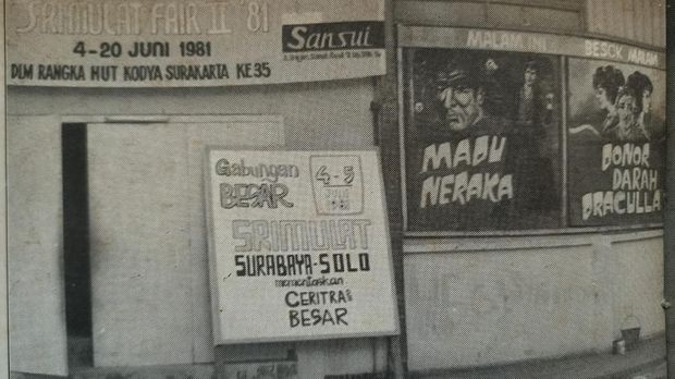 Gedung Srimulat di Jakarta dan Solo juga gegap gempita penonton Srimulat di Jakarta