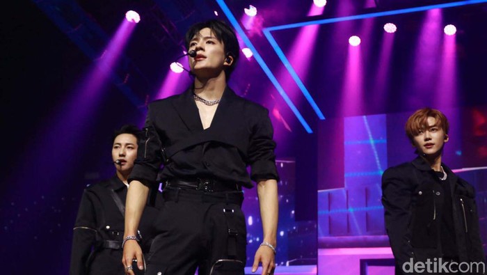 Gempar! NCT Dream Bikin Histeris NCTzen NCT Dream akhirnya tampil di Allo Bank Festival 2022. Boyband SM Entertainment menggemparkan para NCTzen.