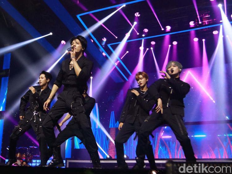 Melihat Lagi Aksi Panggung NCT Dream di Allo Bank Festival
