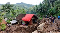 Diketahui, banjir bandang melanda Dusun Plampang II, Kalurahan Kalirejo, Kapanewon Kokap, Kabupaten Kulon Progo, Daerah Istimewa Yogyakarta (DIY) pada Kamis (19/5).