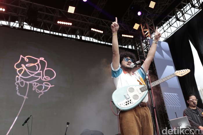 Kunto Aji Kunto Aji tampil di panggung Allo Bank Festival 2022 Day 1 pada Jumat (20/5/2022)