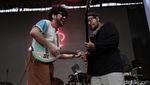 Padat! Panggung Kunto Aji di Allo Bank Festival Day 1 Dikerumuni Fans