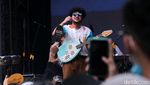 Kunto Aji Menggebrak Penonton Allo Bank Festival