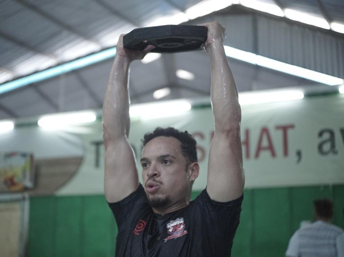 Sesi latihan Madura United sedikit berbeda. Sebab, pemain asing baru asal Brasil yakni Lulinha sudah bergabung.