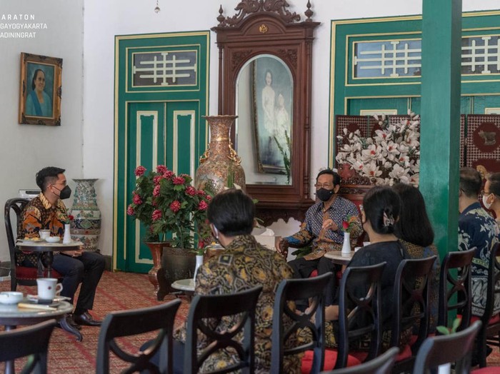 Mangkunegoro X temui Sri Sultan HB X di Keraton Jogja pada Sabtu (14/5).  Foto diunggah pada Jumat (20/5/2022).