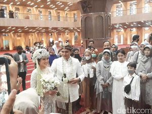 Momen Akad Nikah Masayu Clara dan Qausar Harta Yudana