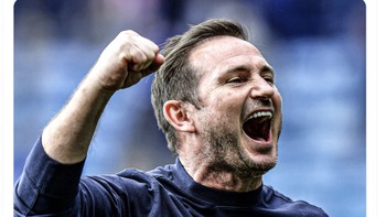 Pelatih Frank Lampard berhasil menyelamatkan Everton dari ancaman degradasi. Foto: Twitter