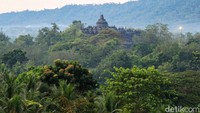 Menikmati Keindahan Candi Borobudur dari Bukit Dagi