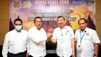 Hadir dalam acara tersebut Direktur Utama BTN Haru Koesmahargyo didampingi Direktur Consumer and Commercial Lending BTN Hirwandi Gafar yang melakukan salam komando pada Ketua Umum DPP REI Paulys Totok Lusida dan Wakil Ketua Umum DPP REI Koordinator Bidang Perbankan dan Pembiayaan dalam rangka HUT ke-50 REI di Yogyakarta.