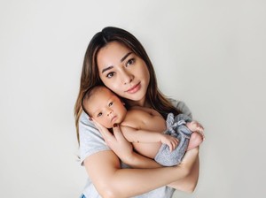 Ibunda Nikita Willy Balik ke Indonesia, Nangis Tinggalkan Cucu di Amerika