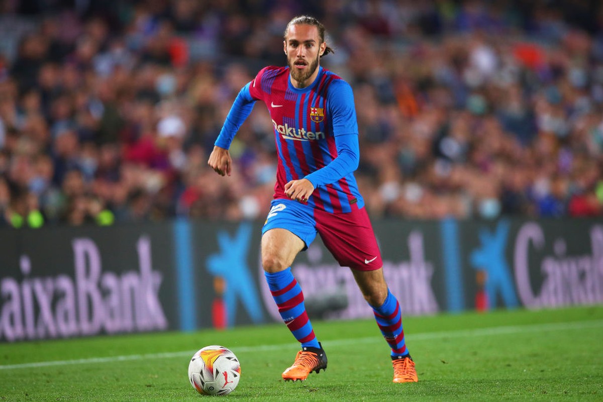 Siapa Mau Bek Muda Barcelona Ini? (Foto: Getty Images)