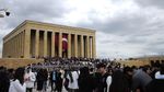 Meriahnya Peringatan Perang Kemerdekaan Turki di Makam Kemal Ataturk